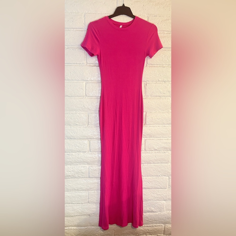 Reoria Hot Pink Ribbed Bodycon Maxi Dress Short Sleeve Size L - Picture 2 of 4